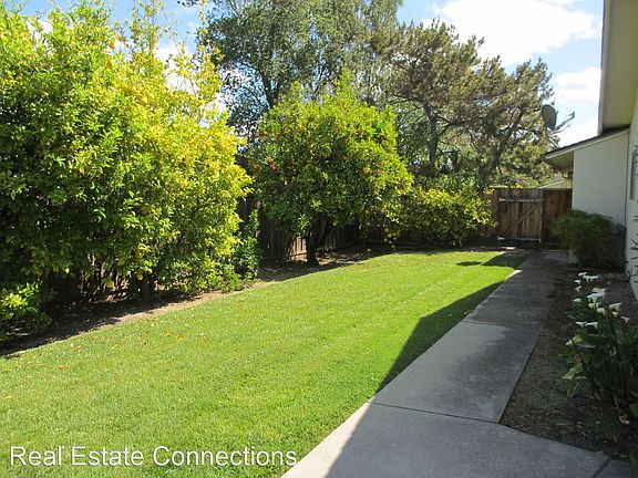 4th image of 12767 Cambridge Dr