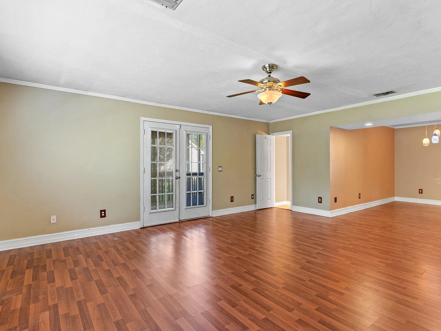 3 bed, 1692 sqft, $2,350 — Photo 4