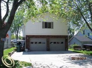 37711 Lakeshore Dr, Harrison Township, MI 48045
