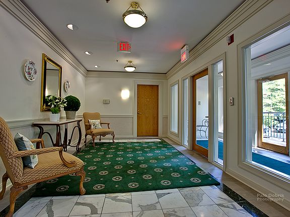 2nd image of 119 E Laurel Ave APT 102