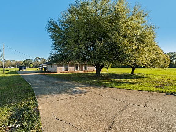 3rd image of 351 E McPherson Dr