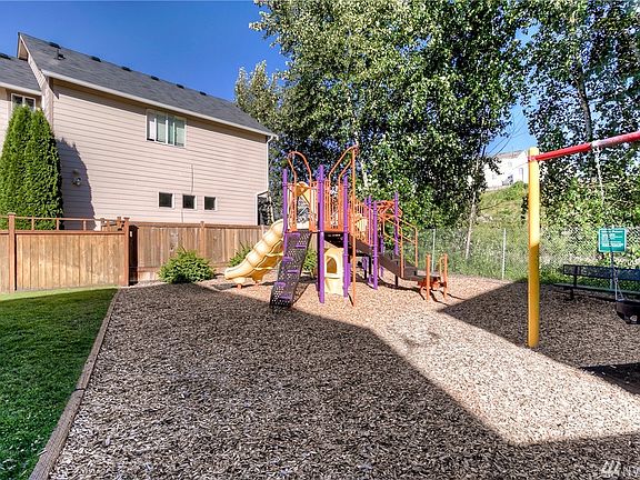 3rd image of 18613 98th Ave E