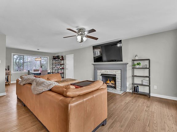 2nd image of 403 Old Trenton Rd