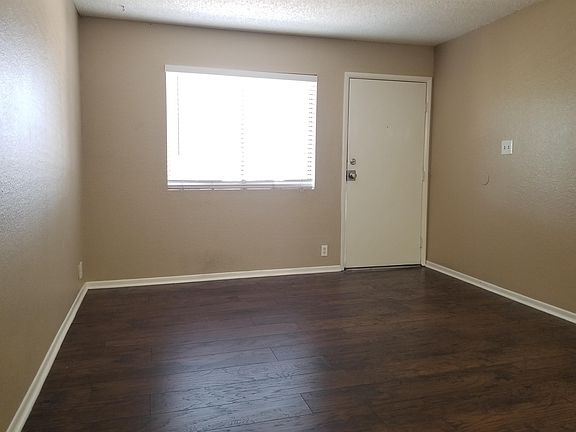 3rd image of 3001 N 36th St APT 216