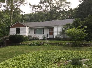104 Bishop Hill Rd, Johnston, RI 02919