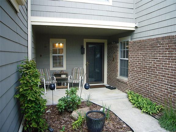 4th image of 9583 Aberdare Dr
