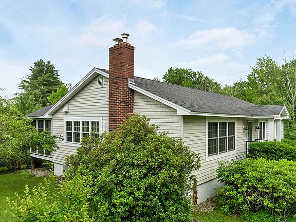 2nd image of 6 Bassett Road