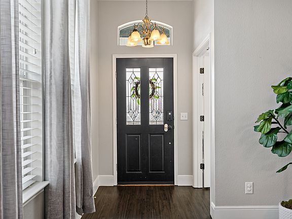 4th image of 1100 Eagle Lake Ct
