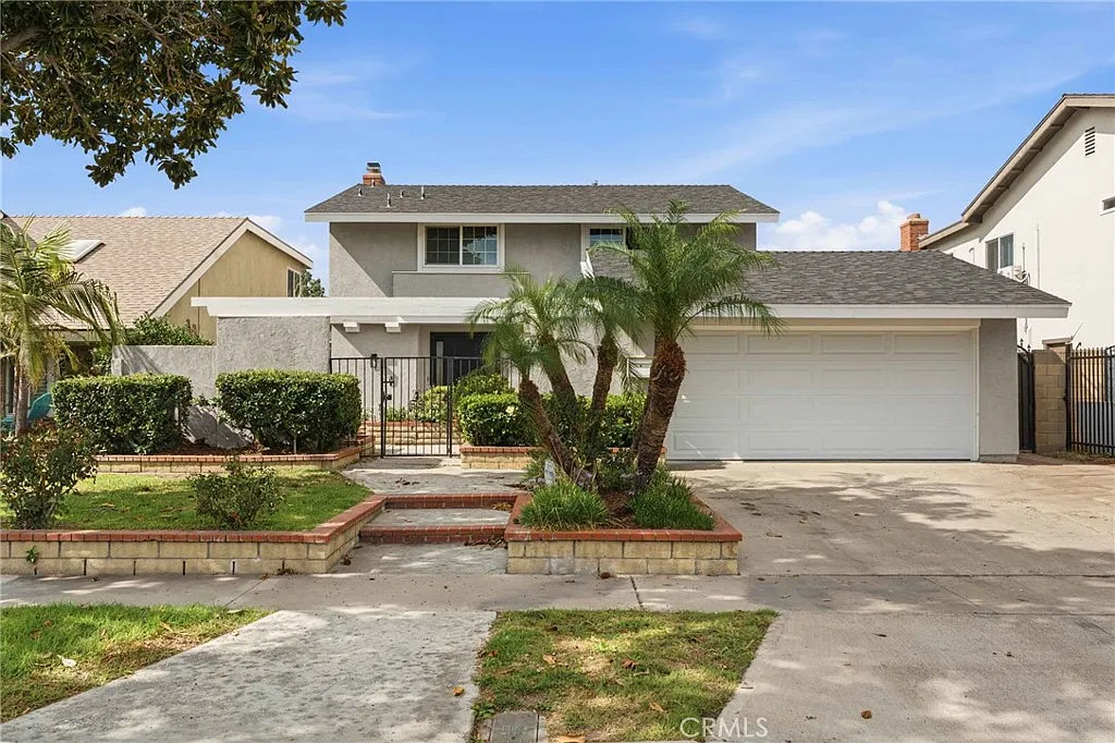 4 bed, 2.5 bath, 1856 sqft, $5,100 — Photo 1