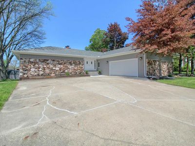 26669 S River Rd, Harrison Township, MI, 48045