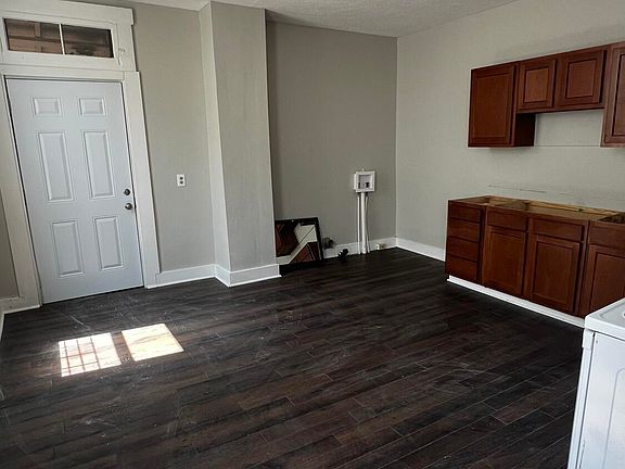 4th image of 2414 Saint Xavier St