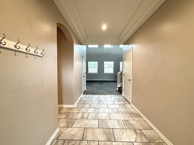 1028 Flyer Pl — Photo 4