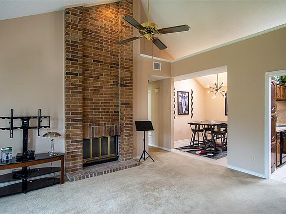 4th image of 2137 Rose Cliff Ln