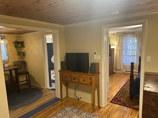 101 Mountain St — Photo 10