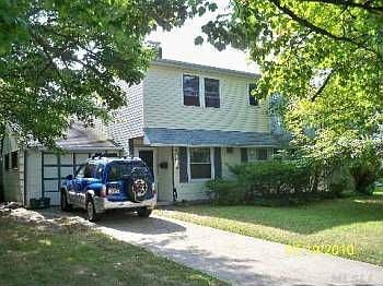 1st image of 229 Elm Dr E