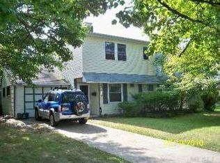 229 Elm Dr E, Levittown, NY 11756
