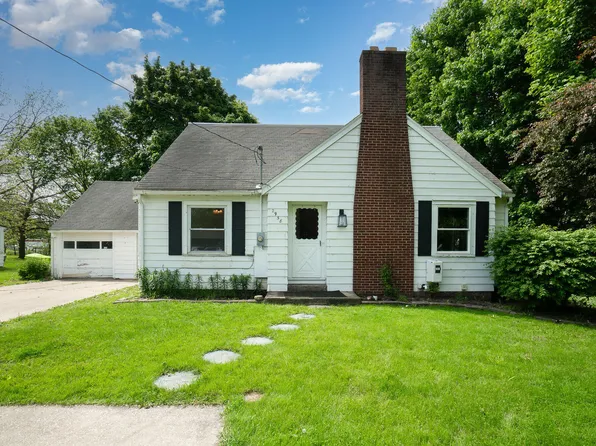 2958 E Stewart Rd, Midland, MI 48640
