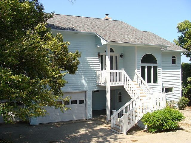 1st image of 524 Pelican Dr E