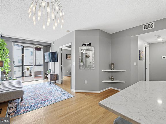 4th image of 24 Courthouse Sq APT 306