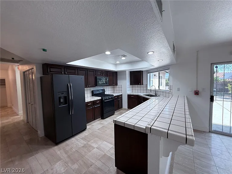8620 Cremona Dr — Photo 11