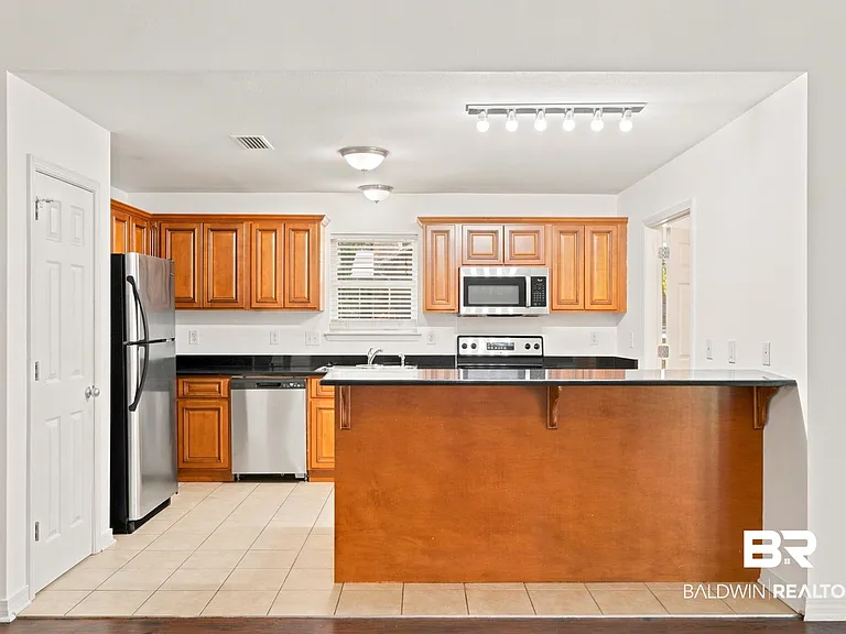 905 Ryan Ave — Photo 7