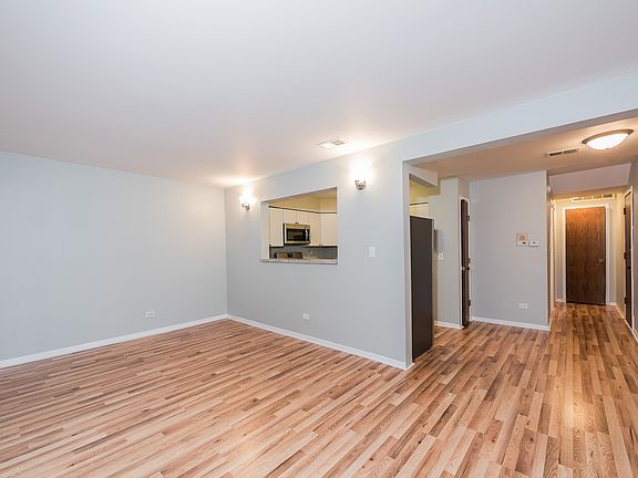 3rd image of 6451 N Northwest Hwy #1CN