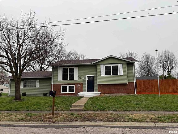 2nd image of 2901 Lyn St