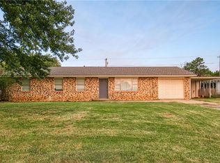 511 S Oak Ave, Erick, OK 73645