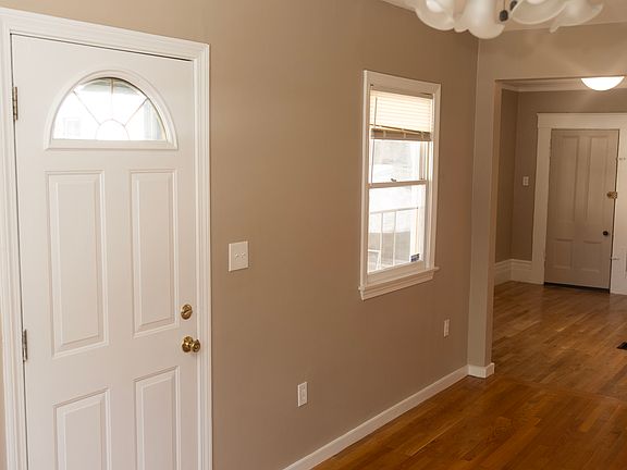 5th image of 373 Washington St #1