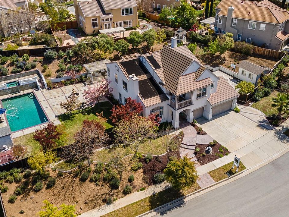 1st image of 7072 Hollow Lake Way