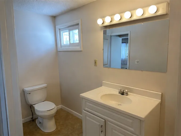 17 Berkshire Ave — Photo 3