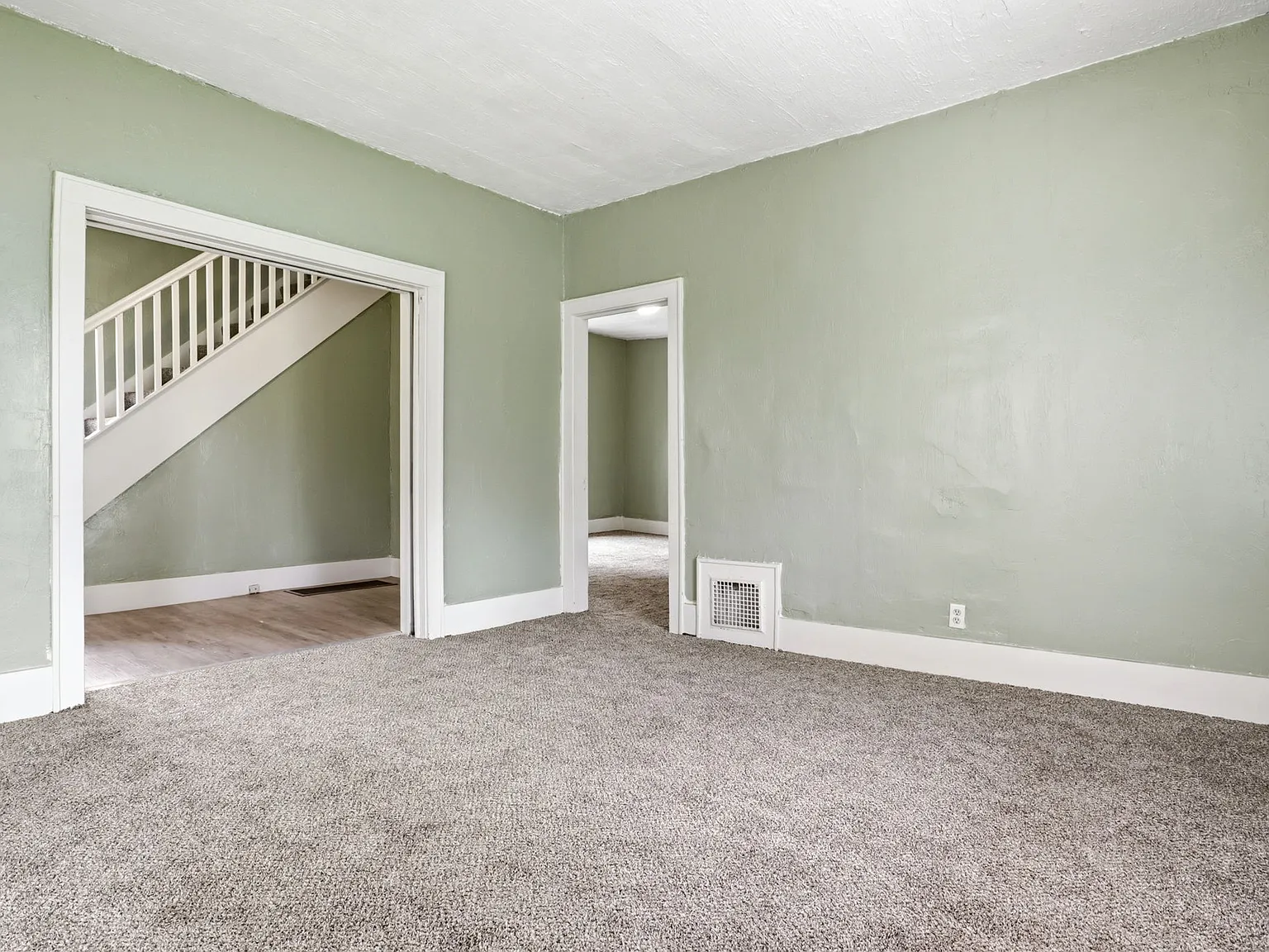 4 bed, 1.5 bath, 1488 sqft, $1,250 — Photo 3