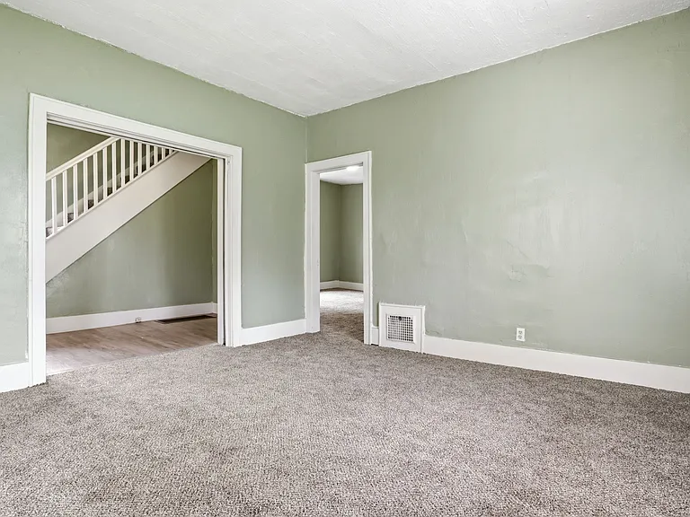511 Edgewood Ave — Photo 3