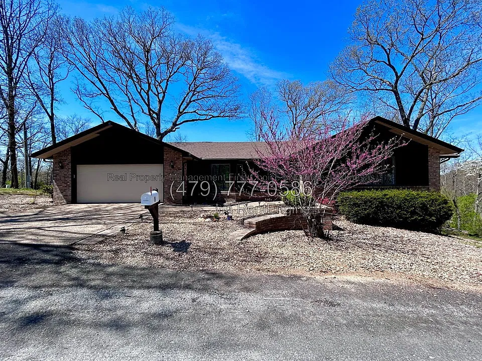 1 Claxby Cir