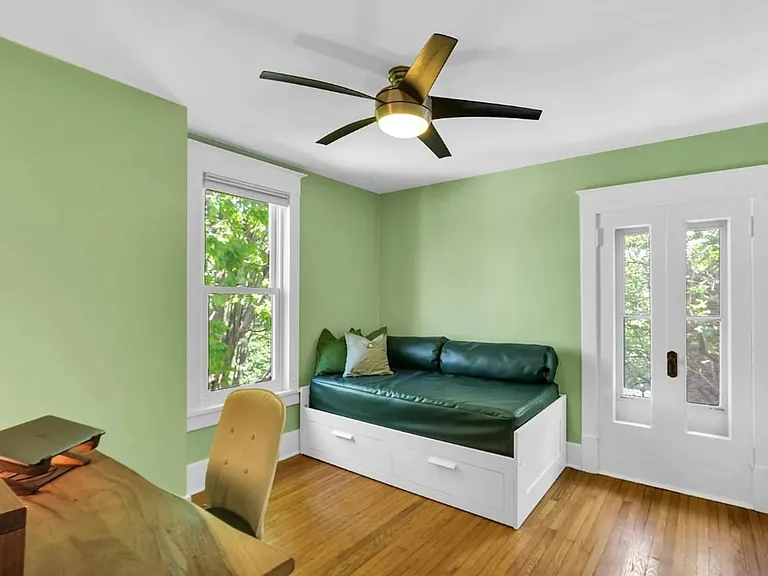 702 W Indiana Ave — Photo 20