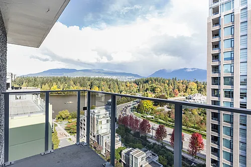 1920 Alberni St #707 Photo 1