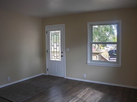 2nd image of 309 N Pearl St