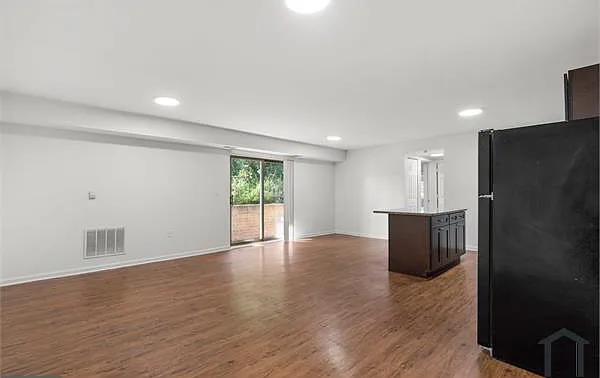 3900 Gwynn Oak Ave — Photo 2