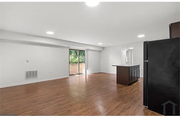 Building Photo - 3900 Gwynn Oak Ave