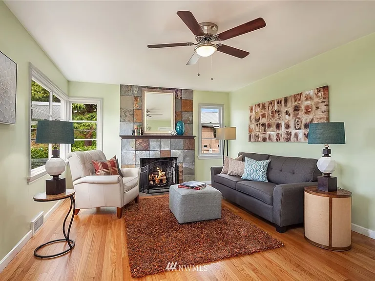 3202 42nd Ave SW — Photo 9