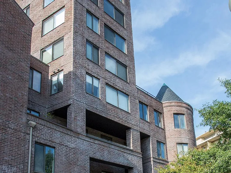 3 Washington Cir NW #803 — Photo 1