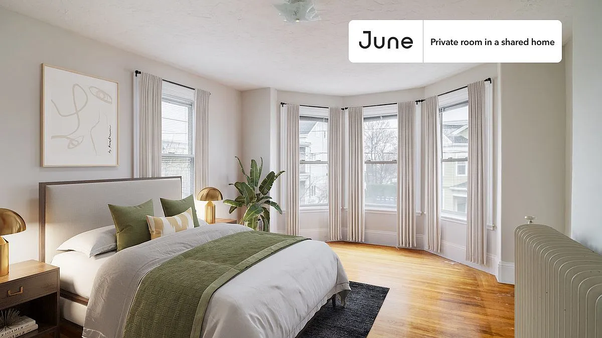 Queen bedroom in 3 bed/1 bath home in Somerville #1668 A — Photo 1