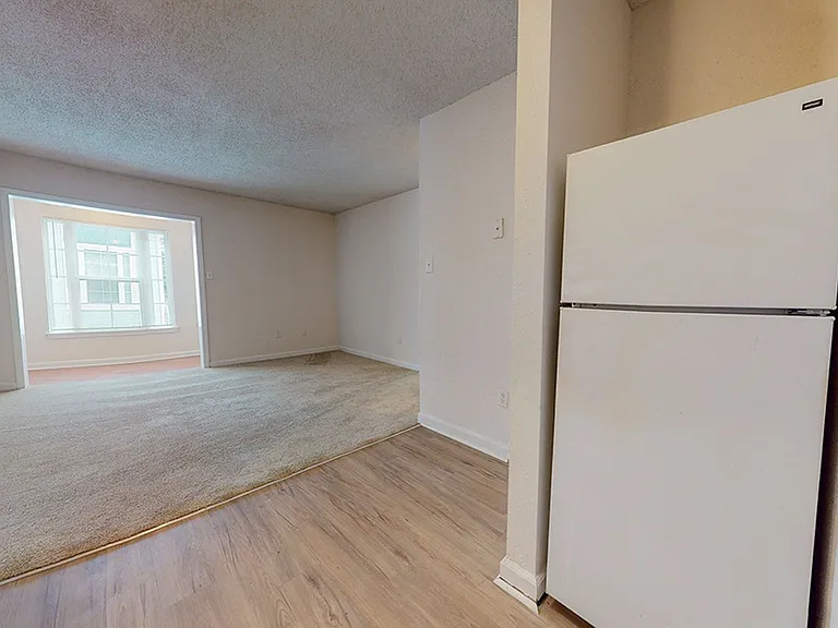 2416 Pasadena Ave — Photo 8
