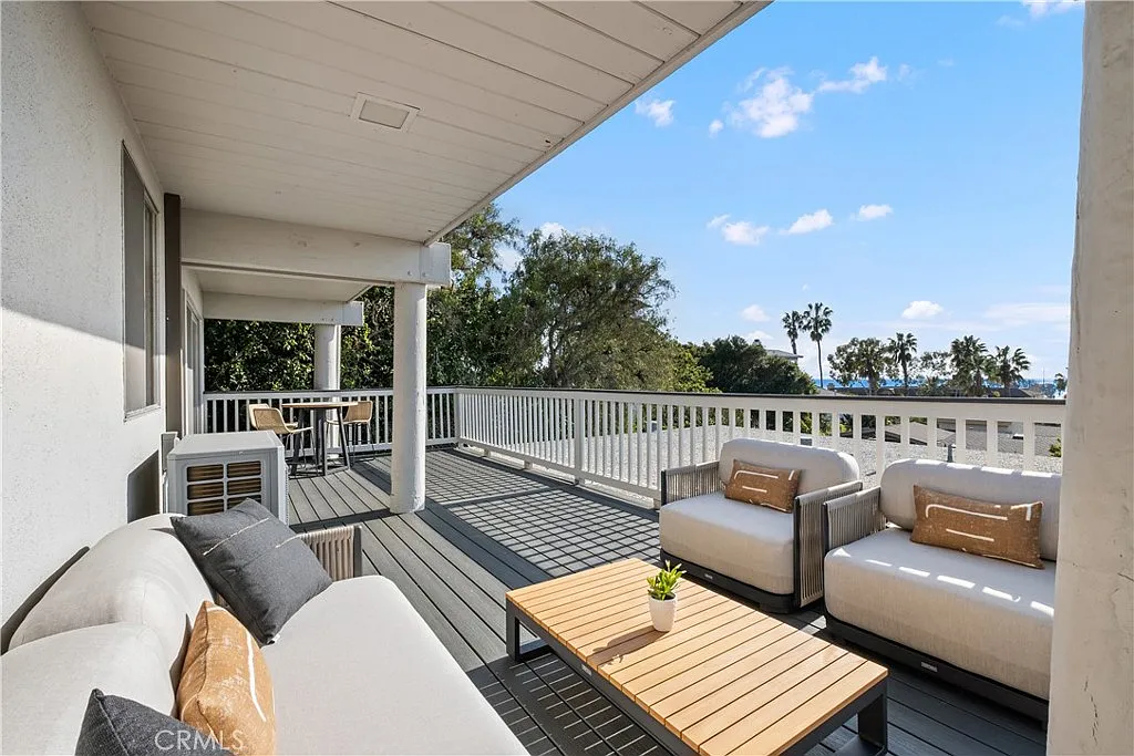 3 bed, 1410 sqft, $9,500 — Photo 1