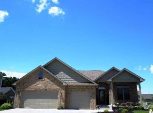 2866 Bluebell Ct W, Columbus, IN 47201