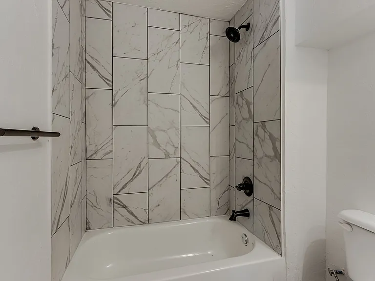 2115 N Billen Ave — Photo 10