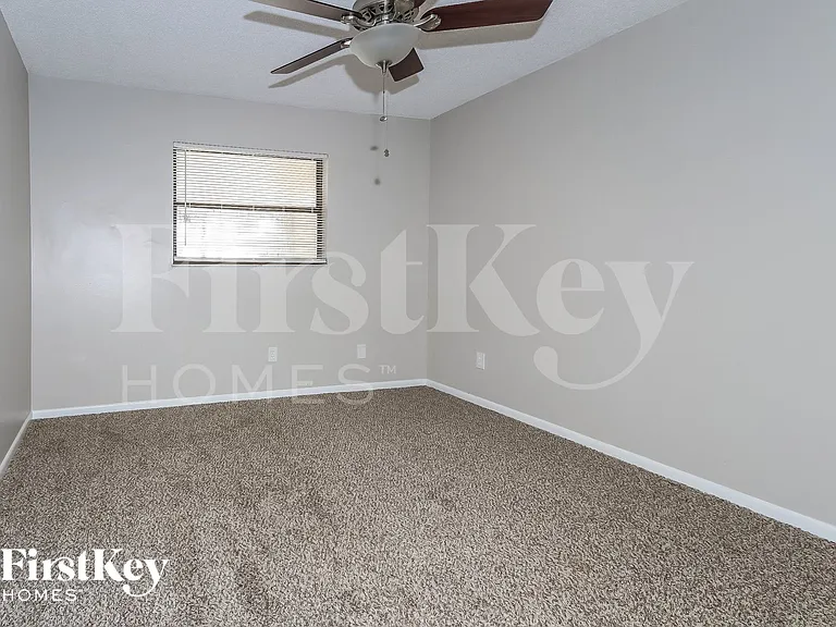 873 SW Curtis St — Photo 12