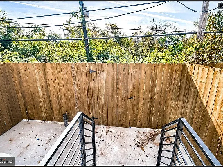 3856 Pennsgrove St — Photo 8