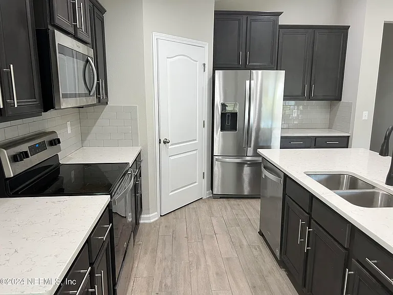 494 Northside Dr S — Photo 13