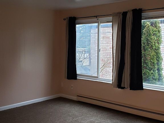 4th image of 12025 32nd Ave NE #10